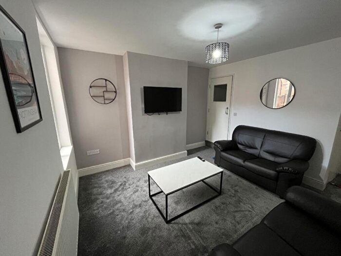 4 Bedroom House To Rent In City Road, Beeston, Nottingham, Nottinghamshire, NG9