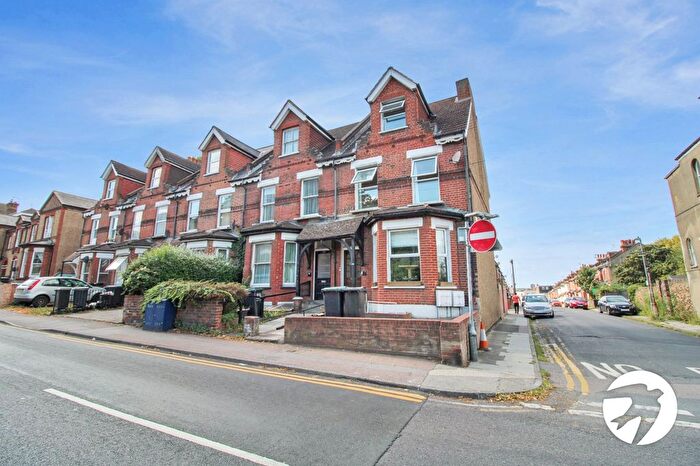 3 Bedroom Maisonette To Rent In Windmill Street, Gravesend, DA12
