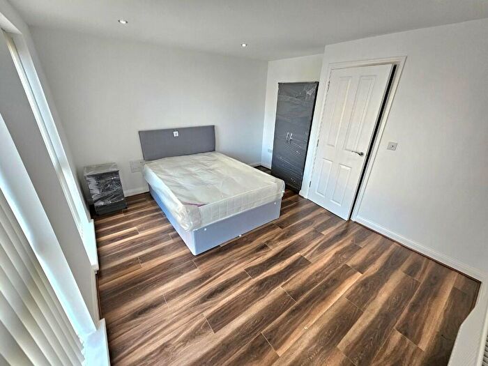 1 Bedroom Link Detached House To Rent In Stratford House Road, Birmingham, B5