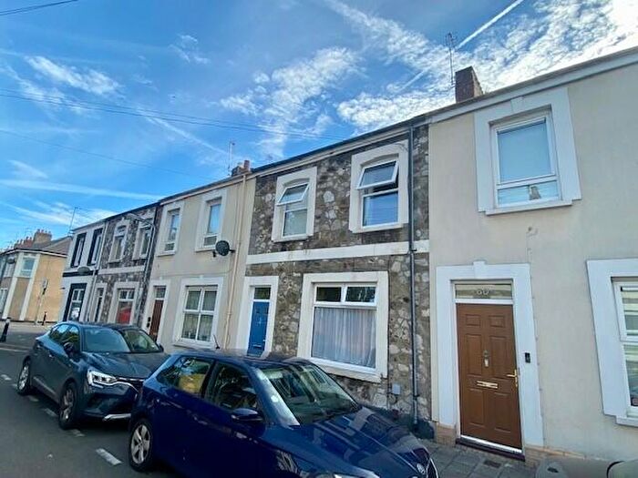 2 Bedroom House To Rent In System Street, Cardiff, CF24