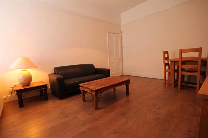 2 Bedroom Flat To Rent In Bayswater Road, Jesmond, NE2