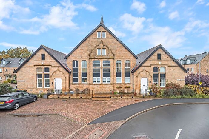 2 Bedroom Flat For Sale In Albert Simmons Way, Ilkley, LS29