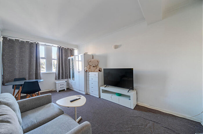 1 Bedroom Apartment For Sale In Station Road, London, SE25