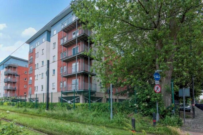 2 Bedroom Apartment To Rent In Elmira Way, Salford, Greater Manchester, M5