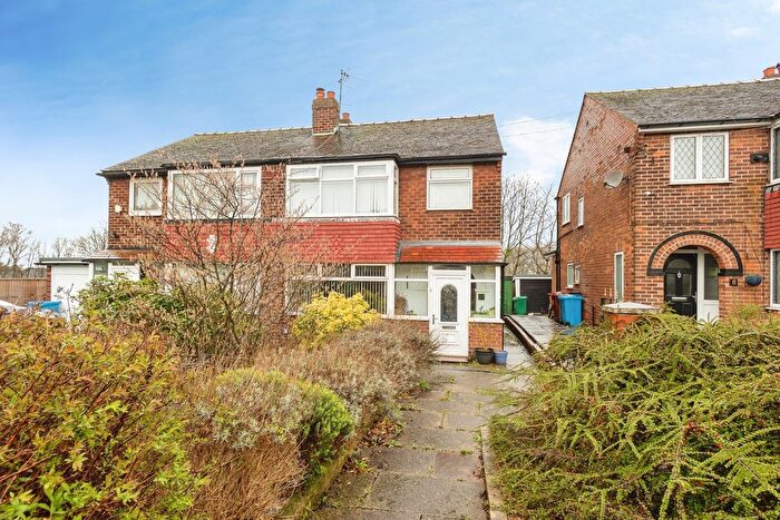 3 Bedroom Semi Detached House For Sale In Chertsey Close, Manchester, Greater Manchester, M18