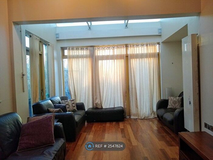 3 Bedroom Terraced House To Rent In Moseley Row, London, SE10