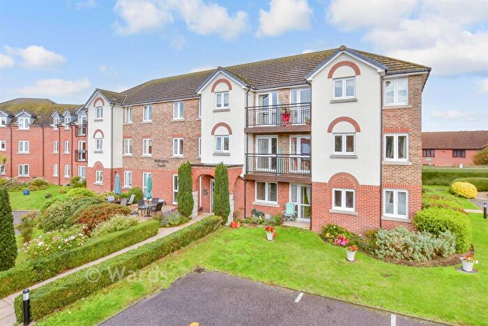 2 Bedroom Apartment For Sale In Beechwood Avenue, Deal, Kent, CT14