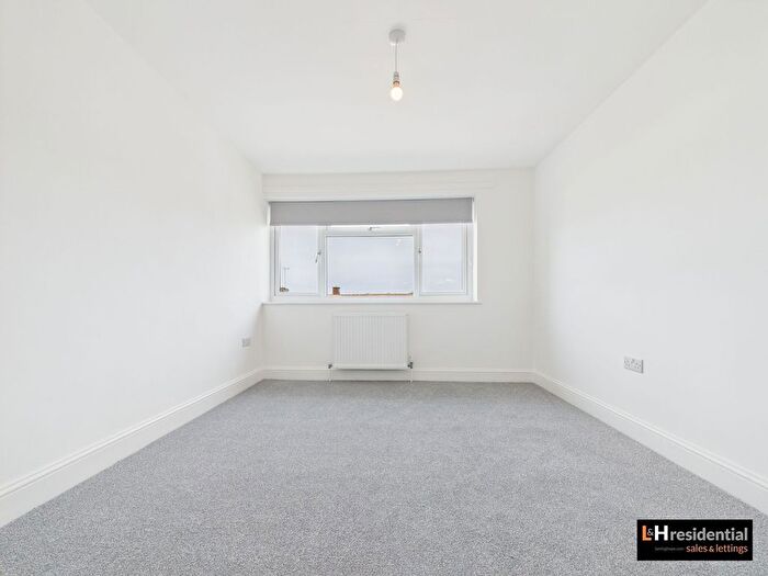 3 Bedroom Flat To Rent In Stratfield Road, Borehamwood, WD6