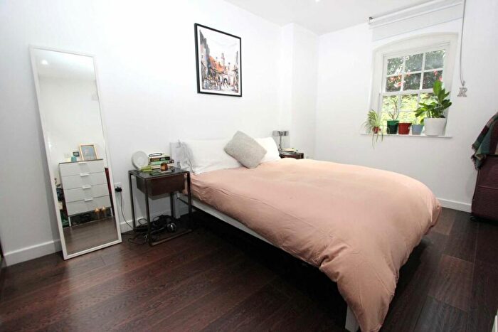 1 Bedroom Flat To Rent In The Highway, Wapping, E1W