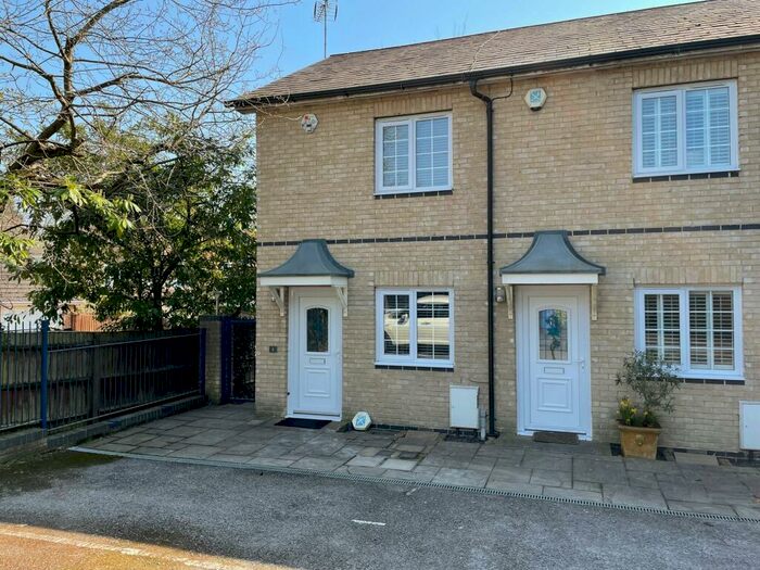 2 Bedroom End Of Terrace House To Rent In Chobham Road, Sunningdale, SL5