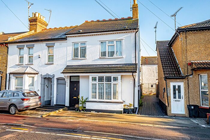 3 Bedroom Semi-Detached House To Rent In Park Street, Westcliff-On-Sea, SS0