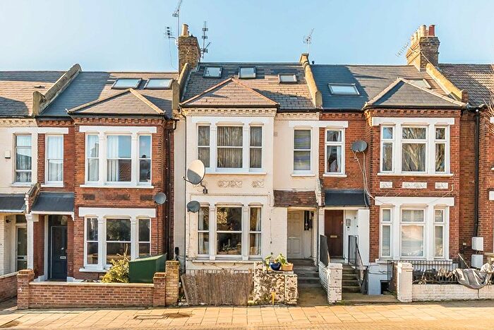 2 Bedroom Flat To Rent In Earlsfield Road, Earlsfield, SW18