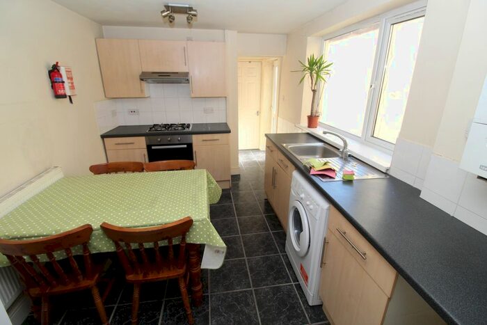 1 Bedroom Flat To Rent In Carlisle Street, Splott, Cardiff CF24