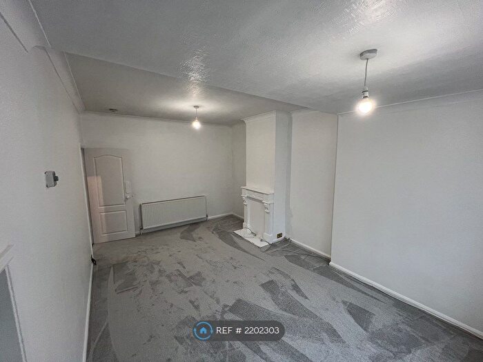 2 Bedroom Bungalow To Rent In Bryant Road, Kettering, NN15