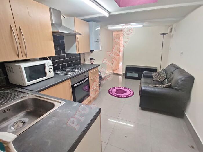 1 Bedroom Property To Rent In Canterbury Avenue, Cranbrook, Ilford, IG1