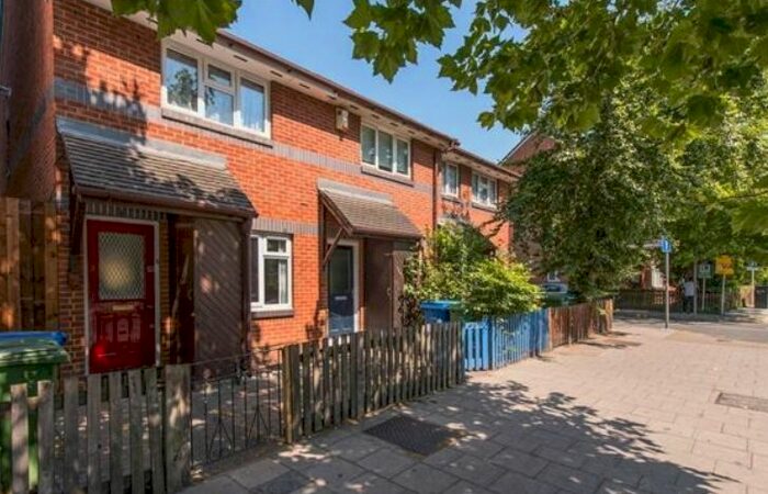 2 Bedroom Flat To Rent In Grange Road, London, SE1