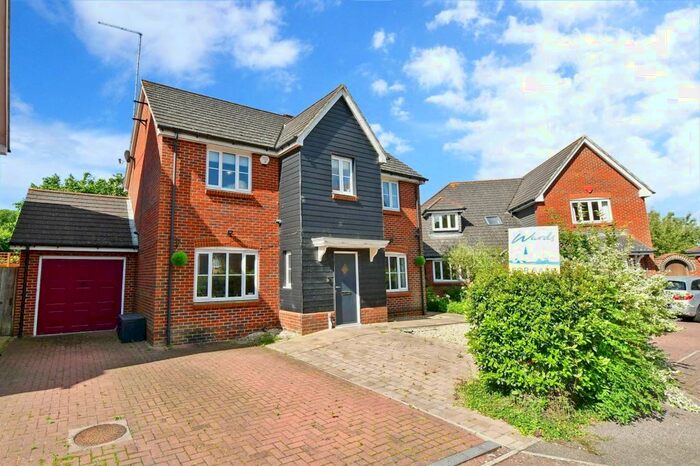 4 Bedroom Detached House For Sale In Riggall Court, Cuxton, Rochester, Kent, ME2