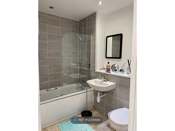 2 Bedroom Flat To Rent In Bridgewater Wharf, Droylsden, Manchester, M43