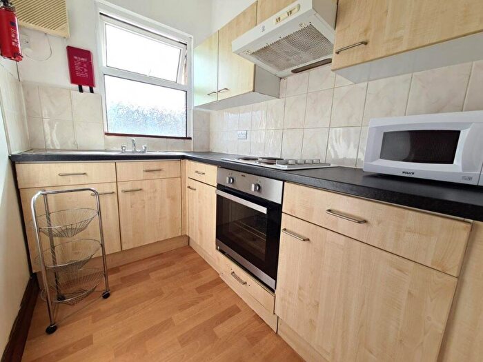 1 Bedroom Flat To Rent In Ravenstone Road, Turnpike Lane, N8