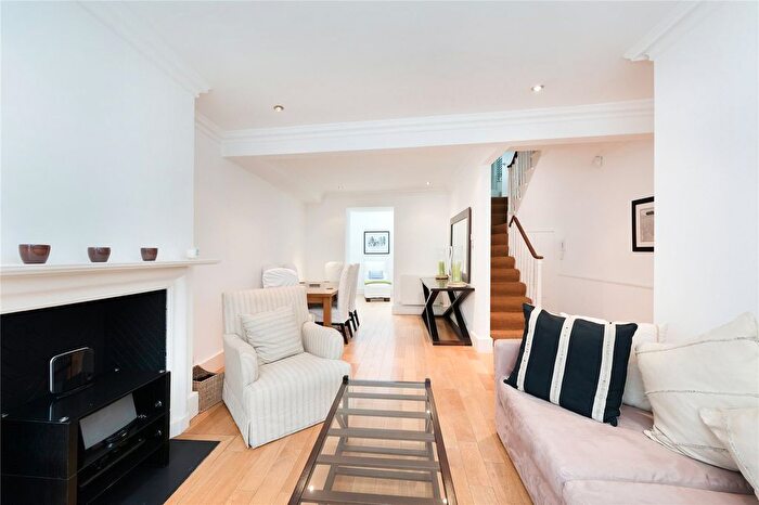 3 Bedroom Terraced House To Rent In Redcliffe Road, Chelsea, London, SW10