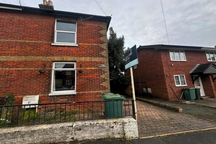 3 Bedroom Property To Rent In Benett Street, Ryde, PO33