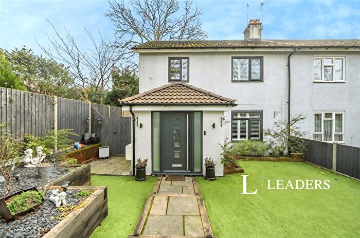 3 Bedroom End Of Terrace House For Sale In Hinkler Road, Southampton, Hampshire, SO19