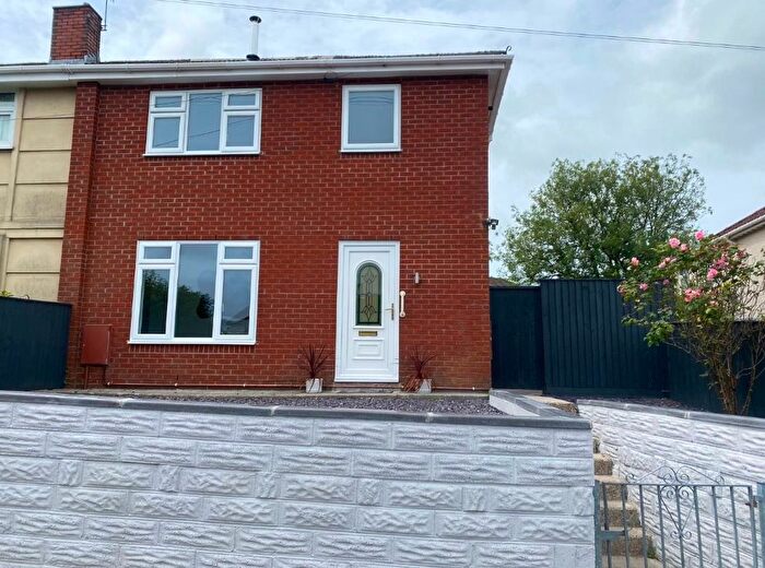 3 Bedroom Semi-Detached House For Sale In Fairview Road, Llangyfelach, Swansea, SA5