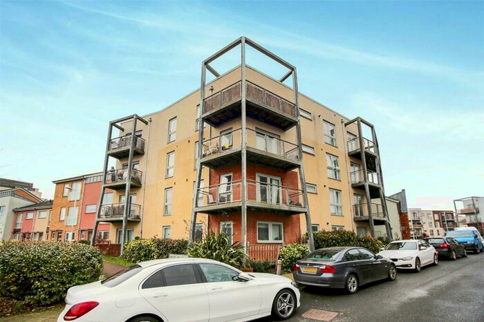 2 Bedroom Flat To Rent In Morris Walk, Dartford, Kent, DA1