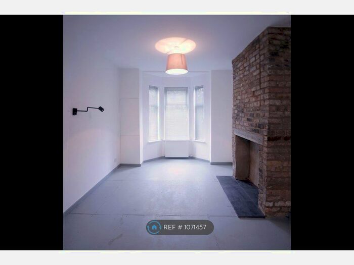 3 Bedroom Terraced House To Rent In Broom Avenue, Manchester, M19