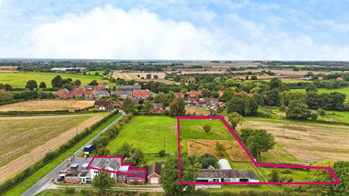 4 Bedroom End Of Terrace House For Sale In The Cottages, Trundlegate, South Newbald, YO43