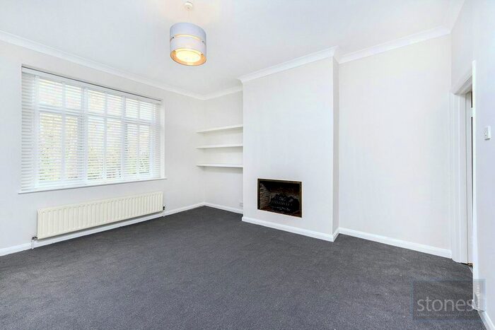 1 Bedroom Property To Rent In Dollis Road, London, N3