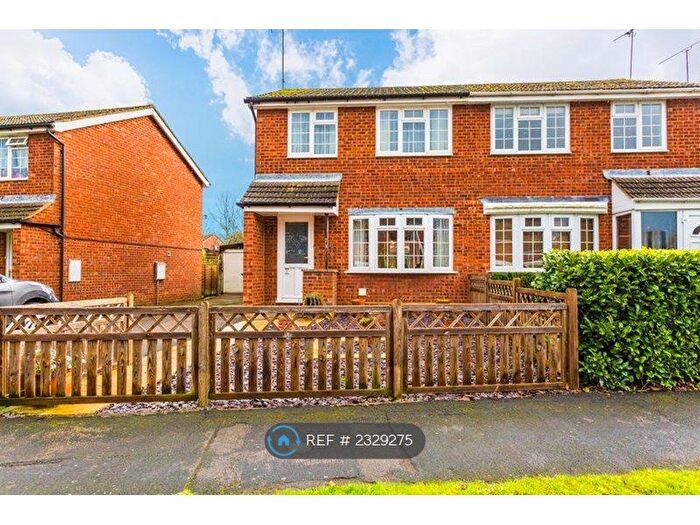 3 Bedroom Semi-Detached House To Rent In Badgers Way, Buckingham, MK18