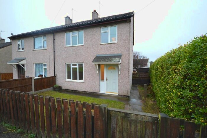 3 Bedroom Semi-Detached House To Rent In Matlock Place, Silverdale, Newcastle-Under-Lyme, ST5