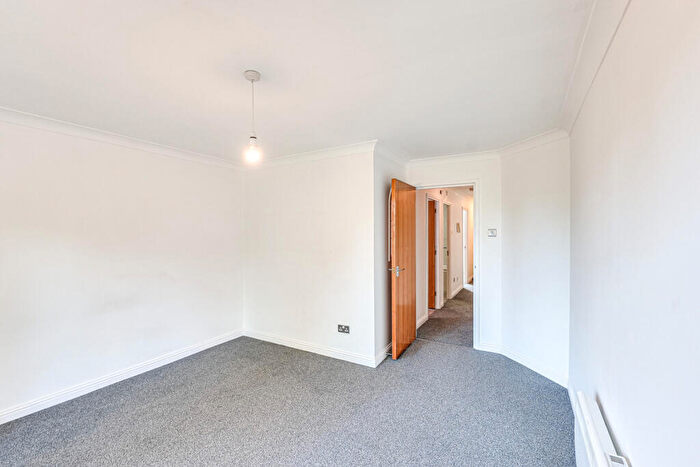 2 Bedroom Apartment To Rent In Barnstaple Road, Southend-on-Sea, SS1