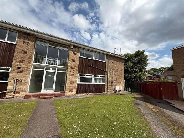 2 Bedroom Flat For Sale In Grangeside Avenue, Hull, HU6