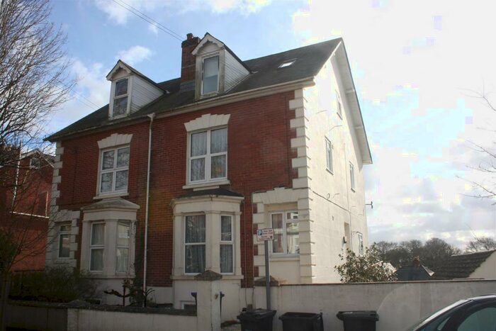 1 Bedroom Flat To Rent In Salisbury - St Mark`s Road, SP1