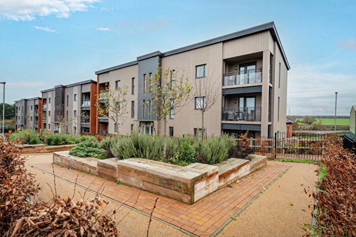 2 Bedroom Flat For Sale In Bullfinch Road, Picket Piece, SP11