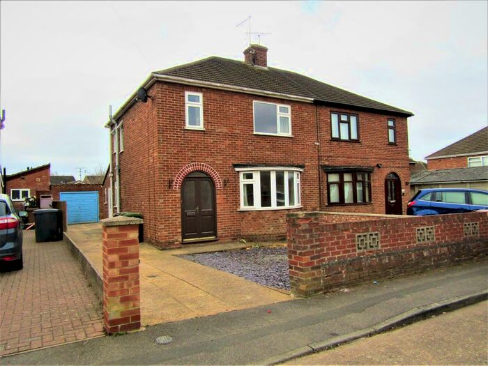 3 Bedroom Semi-Detached House To Rent In Andrea Close, Stanground, Peterborough, PE2