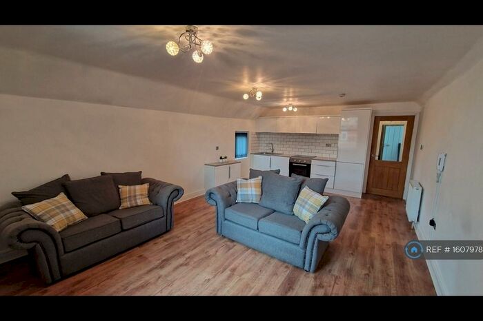 2 Bedroom Penthouse To Rent In West Didsbury, Manchester, M20