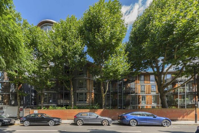 2 Bedroom Flat To Rent In Clapham Road, London, SW9