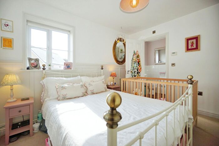3 Bedroom End Of Terrace House For Sale In Mills Drive, Wellington, Somerset, TA21