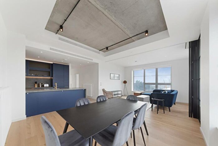 3 Bedroom Apartment To Rent In Douglass Tower, Goodluck Hope, London, E14