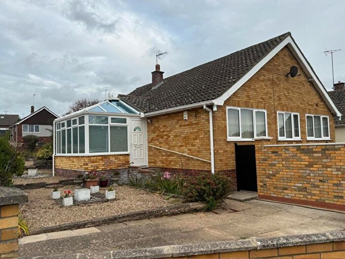 3 Bedroom Bungalow To Rent In Abbot Road, Bury St. Edmunds, Suffolk, England, IP33