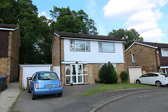 3 Bedroom Property For Sale In Sequoia Park, Pinner, HA5
