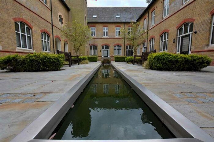 2 Bedroom Apartment To Rent In Havanna Drive, Golders Green, NW11