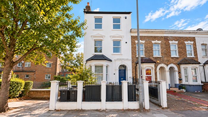 1 Bedroom Flat For Sale In Grange Park Road, London, E10
