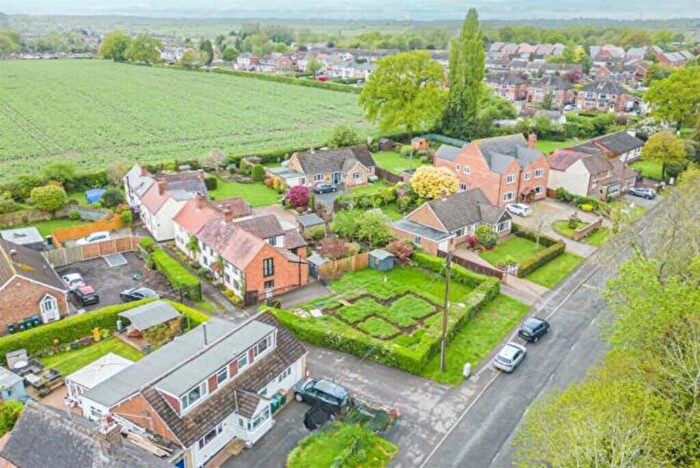 3 Bedroom Semi-Detached House For Sale In Hawkes Mill Lane, Allesley, CV5