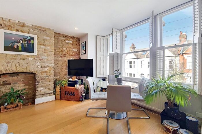 2 Bedroom Flat To Rent In Norfolk House Road, London, SW16