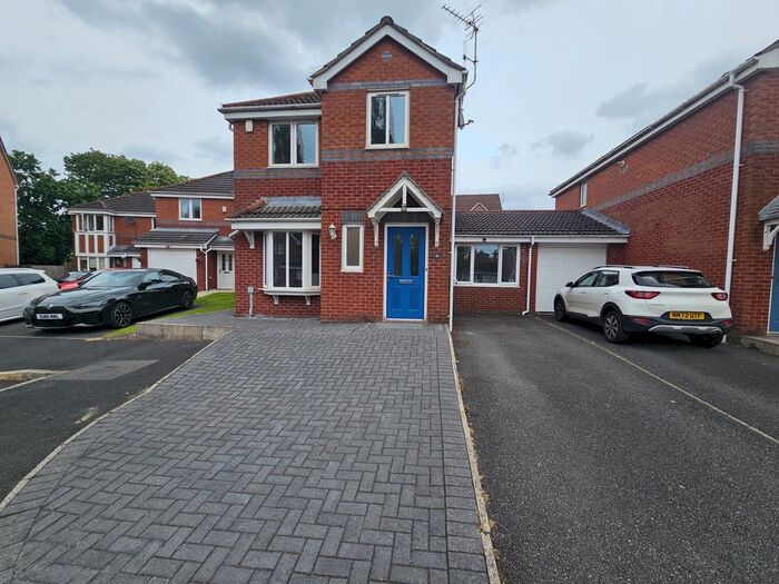 4 Bedroom Link Detached House To Rent In Grisedale Close, Middleton, M24