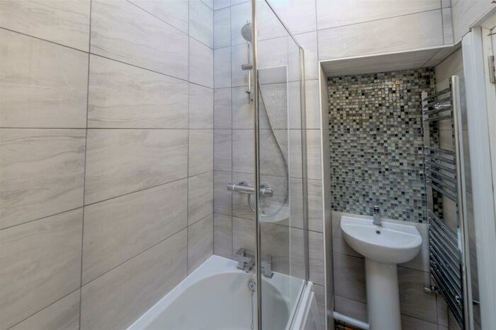 2 Bedroom Maisonette To Rent In North Hill, Plymouth, PL4